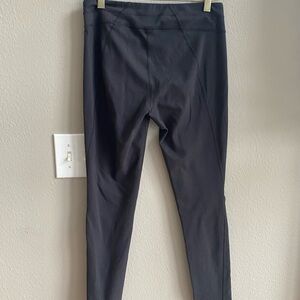 Lucy brand Black Leggings, size: Medium.